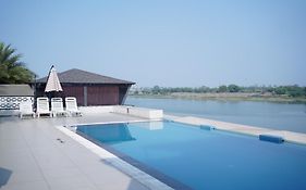 Riviera Resort And Hotel